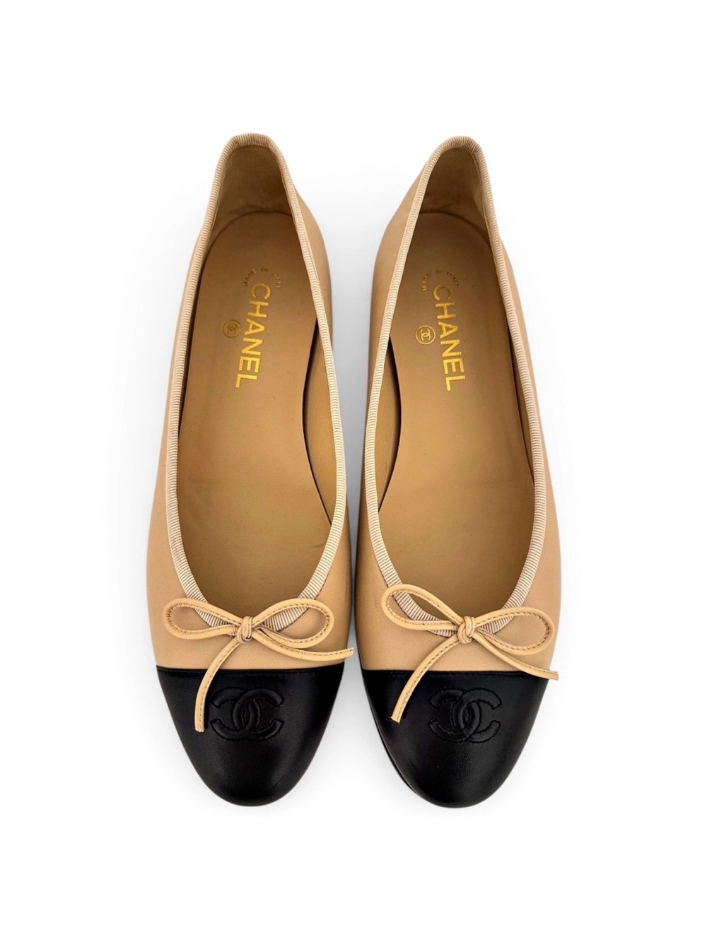 Chanel Lambskin CC Cap Toe Ballerinas Flats Beige/Black Leather EU 42C
